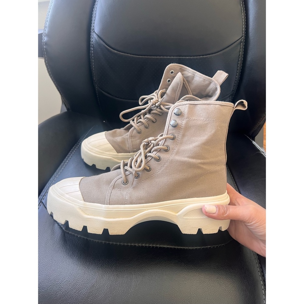 H&M Grey White Converse High Top Sneaker Size 8